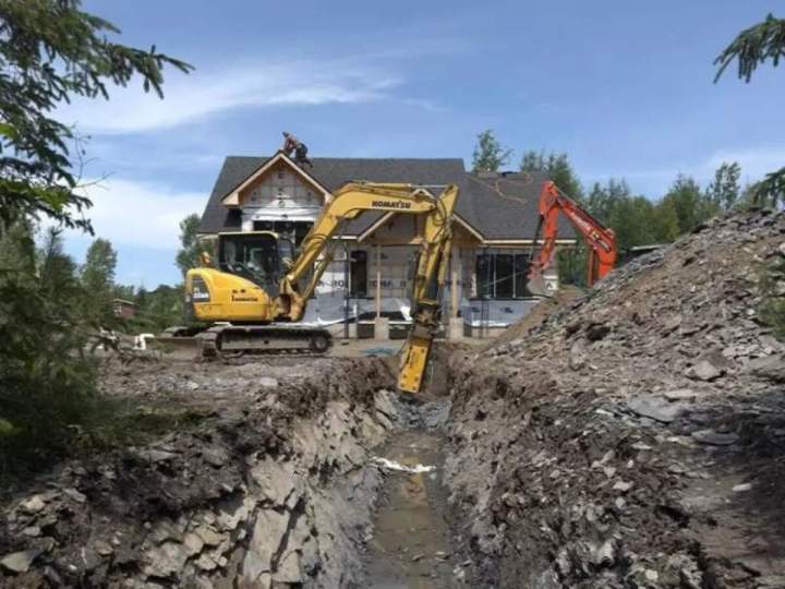 Excavation, Bromont