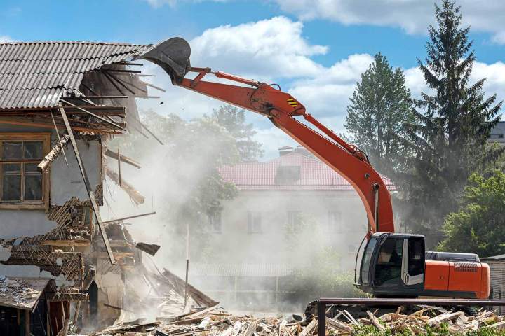 House demolition Estrie