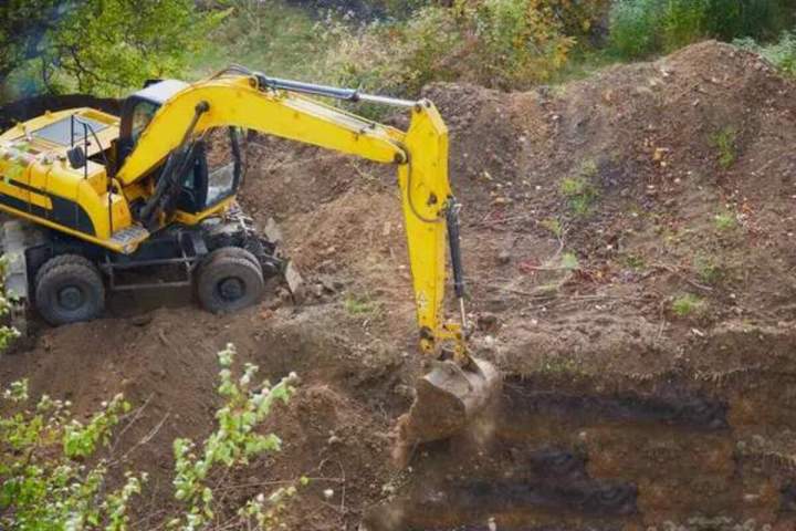 Excavation commerciale, Sutton